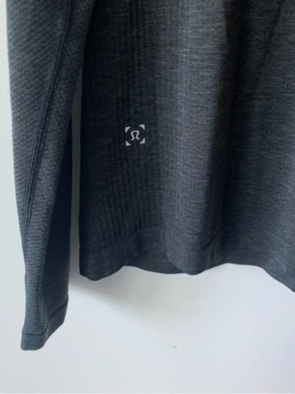 Lululemon Athletica Metal Vent Tech 1/2 Zip Pullover Size Large - Picture 4 of 6